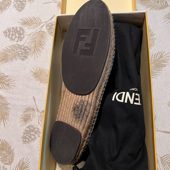 Fendi - Picture 3 of 4